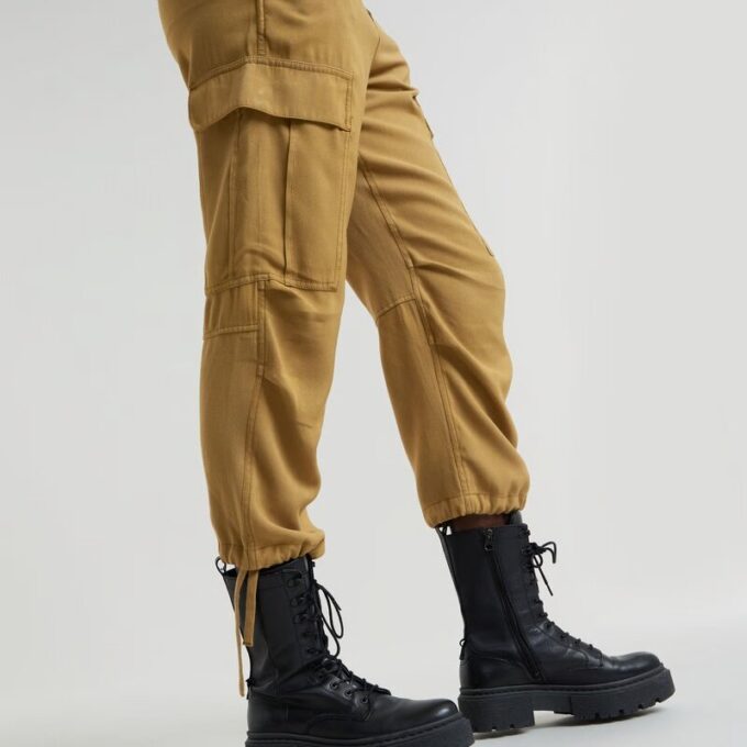 Cargo Cropped Trekkoord Broek Cargo Cropped Trekkoord Broek