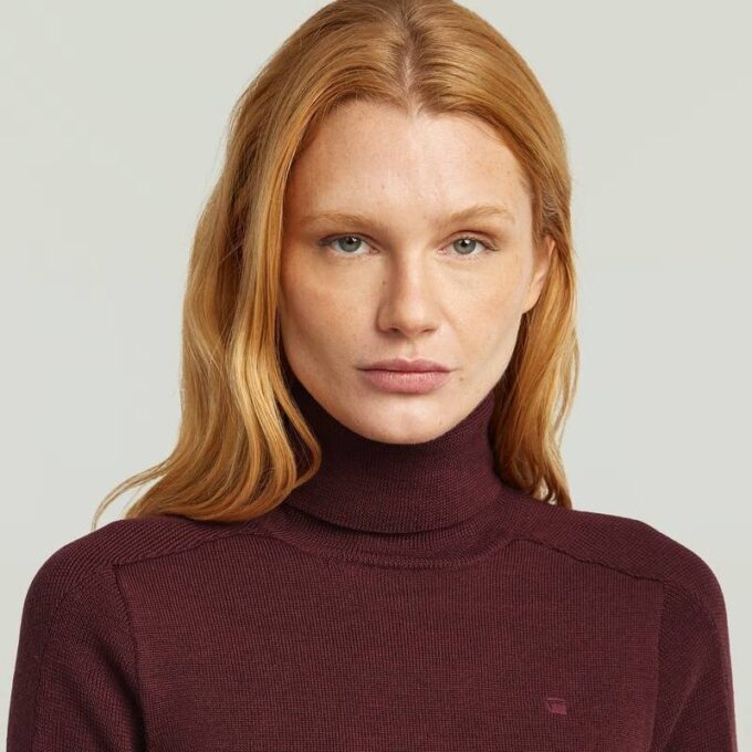 Core Turtle Slim Knit