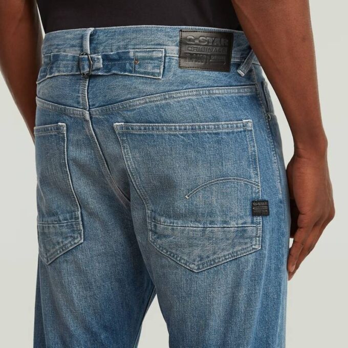 De eerste Amerikaanse cinch-tapered jeans
