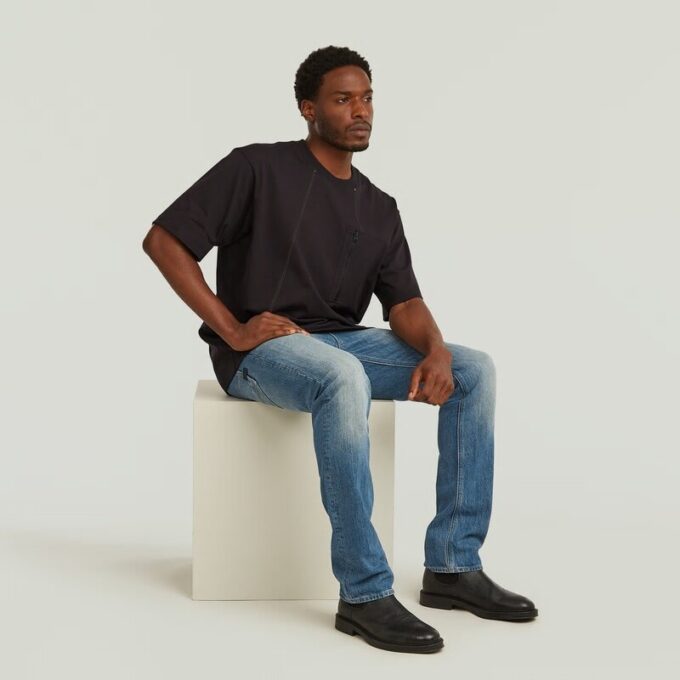 De eerste Amerikaanse cinch-tapered jeans