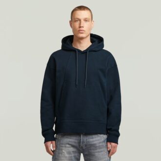 Een losse hoodietrui