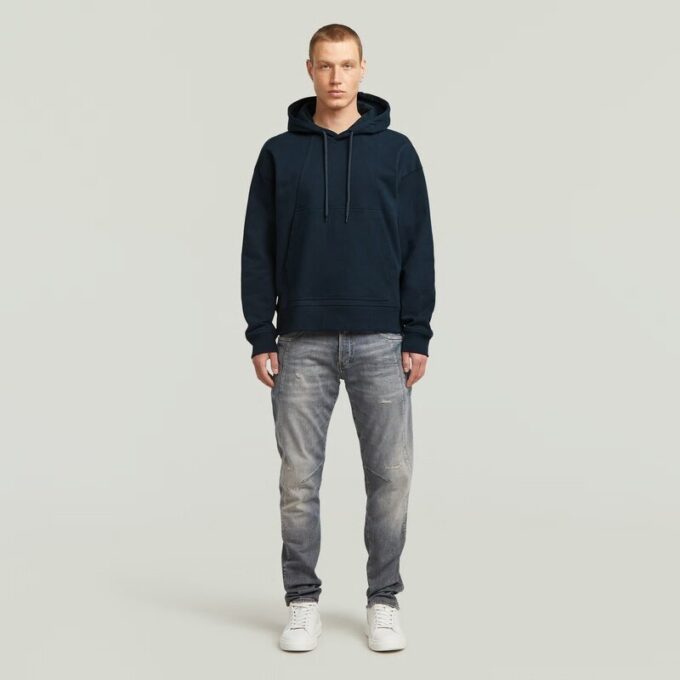 Een losse hoodietrui Een losse hoodietrui