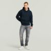 Een losse hoodietrui Een losse hoodietrui