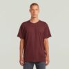 Een losse T-shirt met lijn Een losse T-shirt met lijn