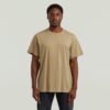 Een losse T-shirt met lijn Een losse T-shirt met lijn