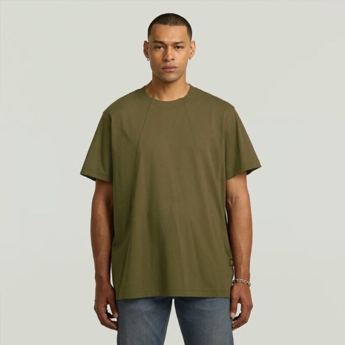 Een losse T-shirt met lijn Een losse T-shirt met lijn