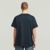 Een losse T-shirt met lijn Een losse T-shirt met lijn