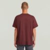 Een losse T-shirt met lijn Een losse T-shirt met lijn