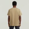 Een losse T-shirt met lijn Een losse T-shirt met lijn