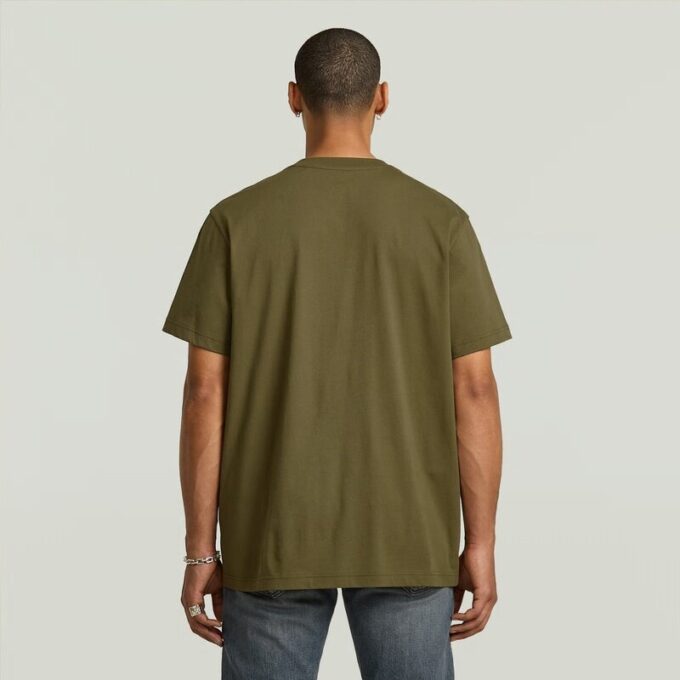 Een losse T-shirt met lijn Een losse T-shirt met lijn