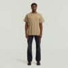 Een losse T-shirt met lijn Een losse T-shirt met lijn