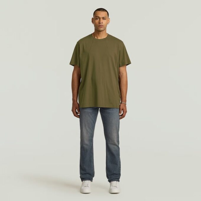 Een losse T-shirt met lijn Een losse T-shirt met lijn
