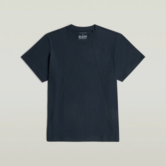 Een losse T-shirt met lijn Een losse T-shirt met lijn