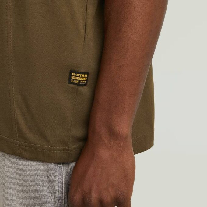 Een losse T-shirt met lijn Een losse T-shirt met lijn