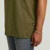 Een losse T-shirt met lijn Een losse T-shirt met lijn