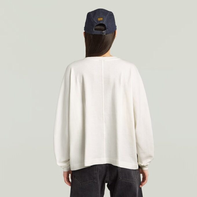 Een oversized T-shirt met lijn Een oversized T-shirt met lijn