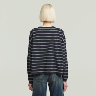 Een oversized T-shirt met strepen