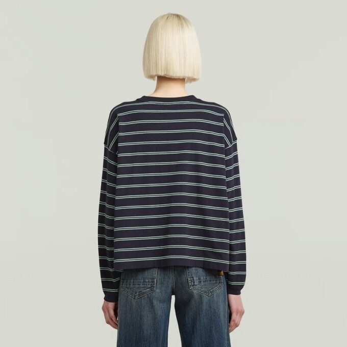 Een oversized T-shirt met strepen Een oversized T-shirt met strepen