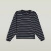 Een oversized T-shirt met strepen Een oversized T-shirt met strepen