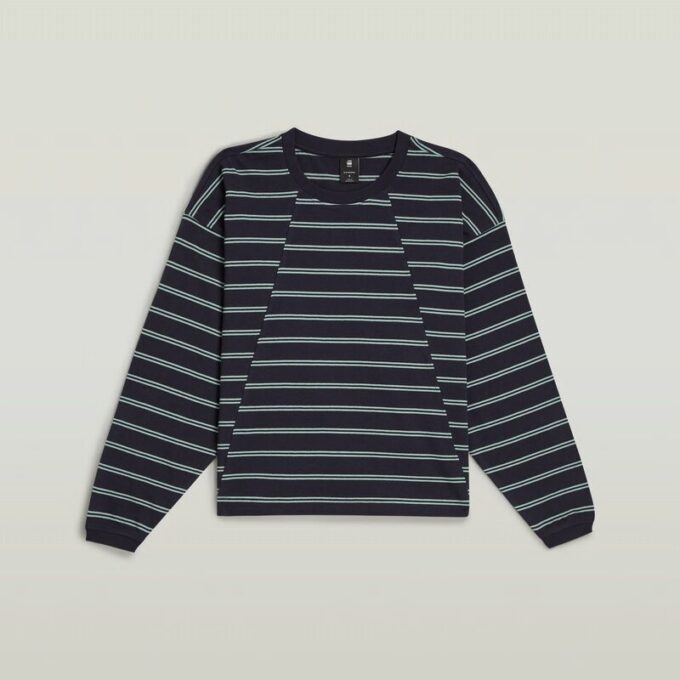 Een oversized T-shirt met strepen Een oversized T-shirt met strepen