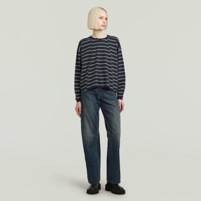 Een oversized T-shirt met strepen Een oversized T-shirt met strepen