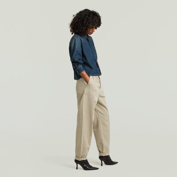 Geplooide taps toelopende chino