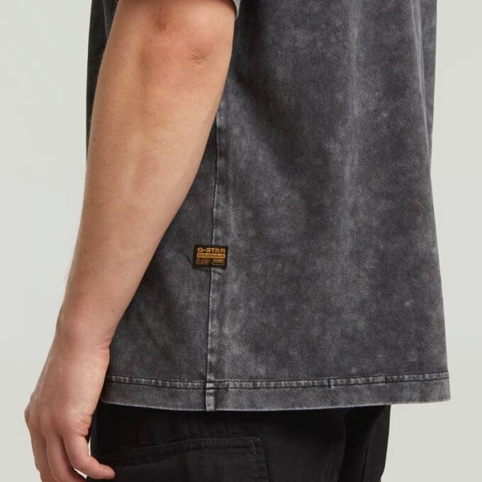 Gewassen T-shirt met zak Gewassen T-shirt met zak