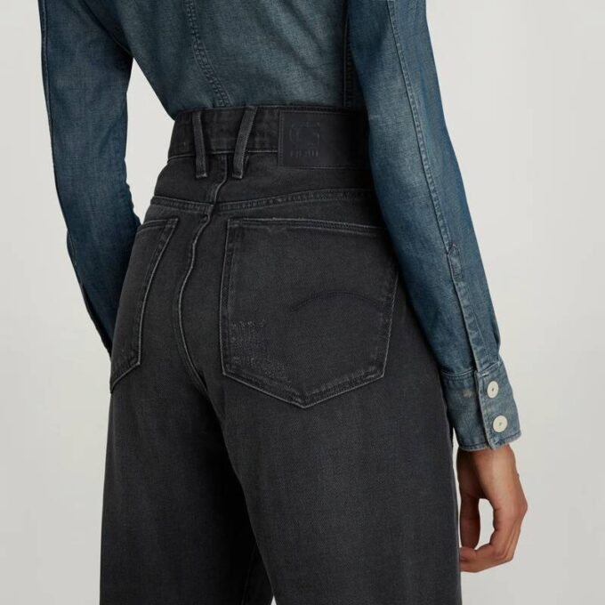 Janeh Ultra High Mom Ankle Jeans
