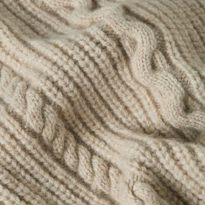 Kabelgebreid vest met volledige ritssluiting Kabelgebreid vest met volledige ritssluiting