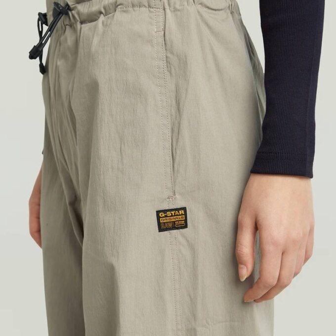 Ontspannen lichte broek Ontspannen lichte broek