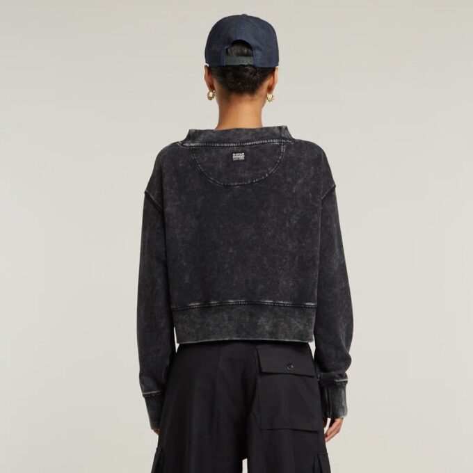 Overdyed Cropped Logo Losse Trui Overdyed Cropped Logo Losse Trui