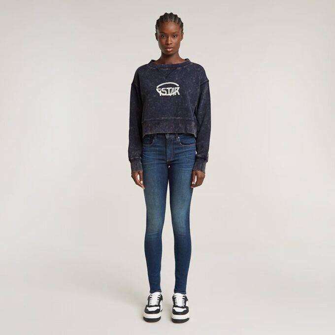 Overdyed Cropped Logo Losse Trui Overdyed Cropped Logo Losse Trui