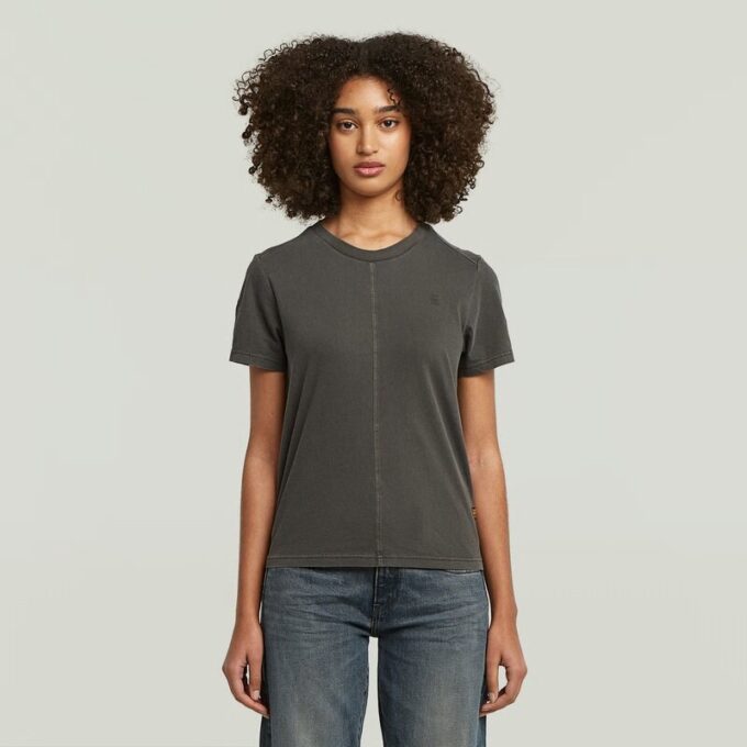 Overgeverfd T-shirt met voornaad Overgeverfd T-shirt met voornaad