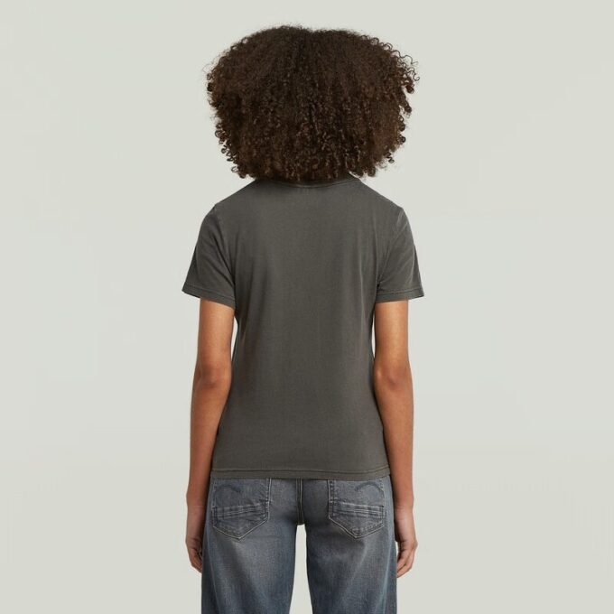 Overgeverfd T-shirt met voornaad Overgeverfd T-shirt met voornaad