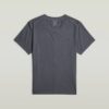 Overgeverfd T-shirt met voornaad Overgeverfd T-shirt met voornaad
