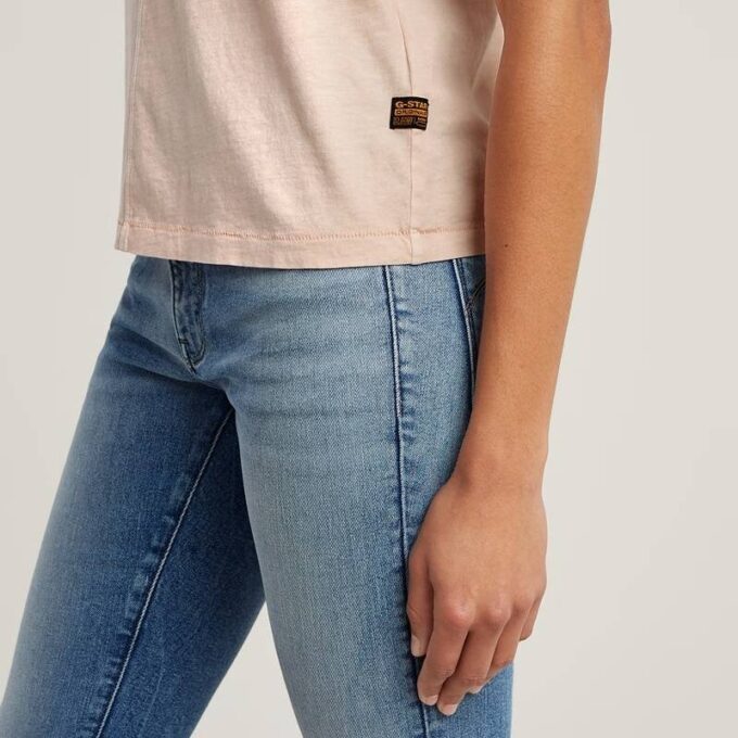 Overgeverfd T-shirt met voornaad Overgeverfd T-shirt met voornaad