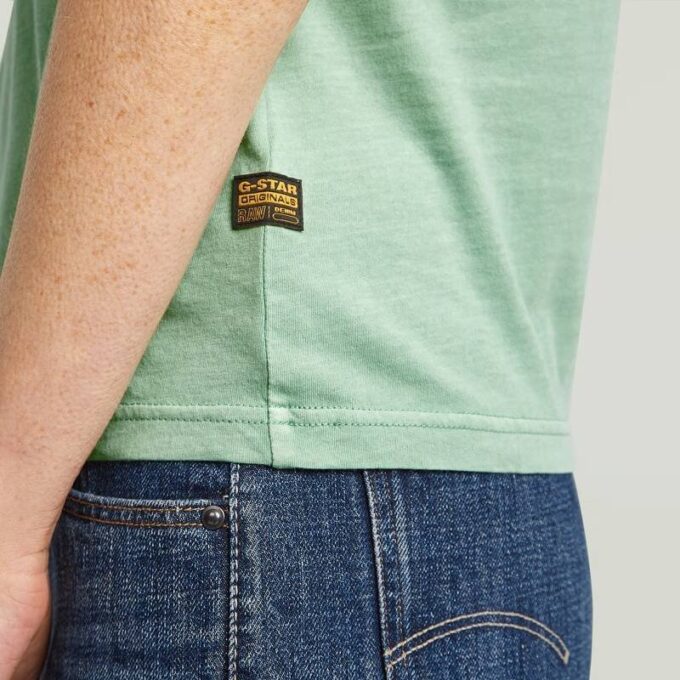 Overgeverfd T-shirt met voornaad Overgeverfd T-shirt met voornaad