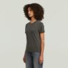 Overgeverfd T-shirt met voornaad Overgeverfd T-shirt met voornaad