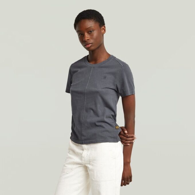 Overgeverfd T-shirt met voornaad Overgeverfd T-shirt met voornaad