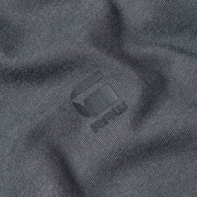 Overgeverfd T-shirt met voornaad Overgeverfd T-shirt met voornaad