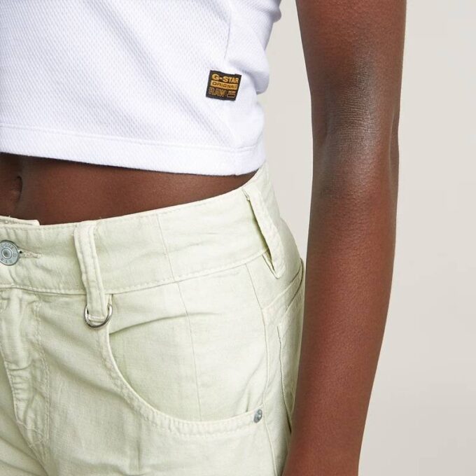 Slim crop top met drukknopen aan de achterkant Slim crop top met drukknopen aan de achterkant