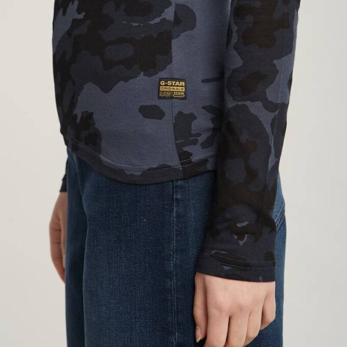 Slim-fit T-shirt met allover print Slim-fit T-shirt met allover print