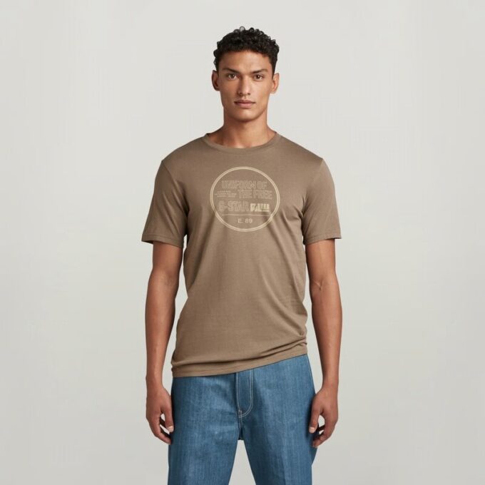 Slim T-shirt met borstafbeelding Slim T-shirt met borstafbeelding