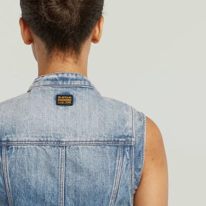 Slim vest met schuine zoom