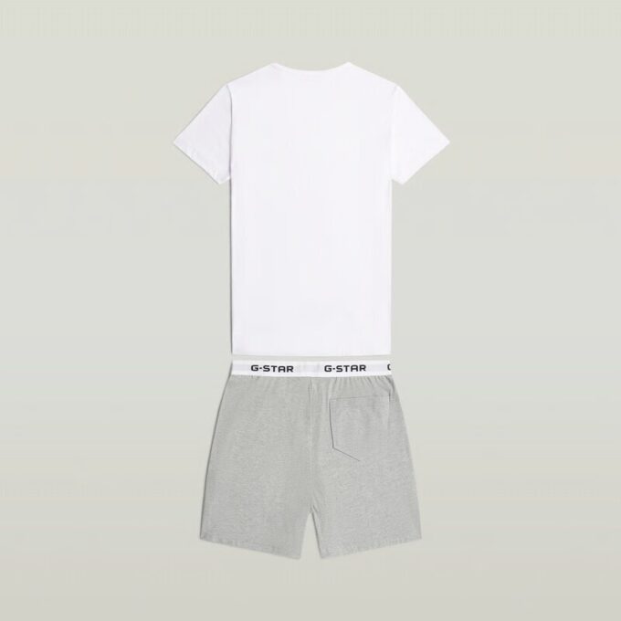 T-shirt en korte pyjamaset T-shirt en korte pyjamaset