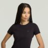 T-shirt met geribbelde kapmouw T-shirt met geribbelde kapmouw