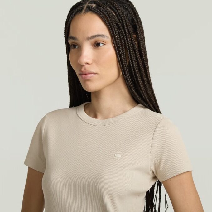 T-shirt met geribbelde kapmouw T-shirt met geribbelde kapmouw