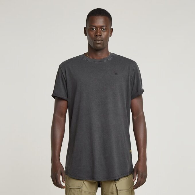 T-shirt met tekst op de achterkant en overdyed wimpers T-shirt met tekst op de achterkant en overdyed wimpers