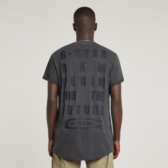 t shirt met tekst op de achterkant en overdyed wimpers 2 330x330 - T-shirt met tekst op de achterkant en overdyed wimpers