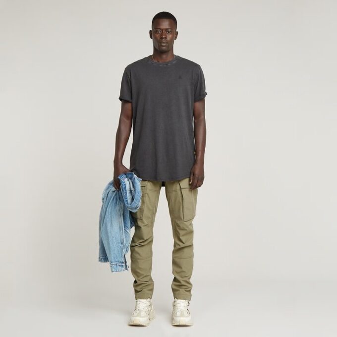 T-shirt met tekst op de achterkant en overdyed wimpers T-shirt met tekst op de achterkant en overdyed wimpers